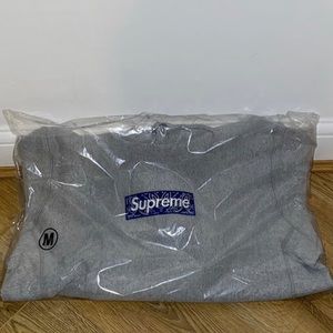 Supreme Bandana Box logo